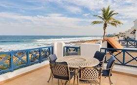 Le Paradis Beachfront Apartment
